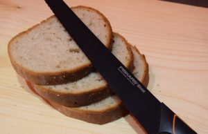 Nôž na chlieb a pečivo