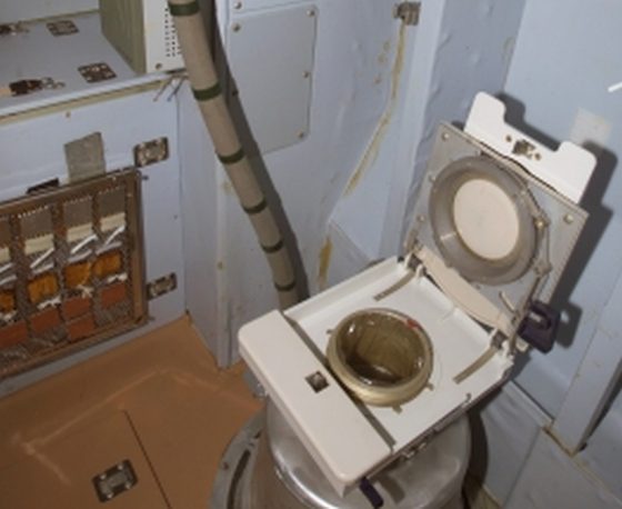 modul toalety na ISS, ruský Zvezda